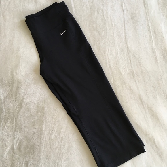 Nike Pants - Nike Women’s Dri-Fit wide Capri leggings
